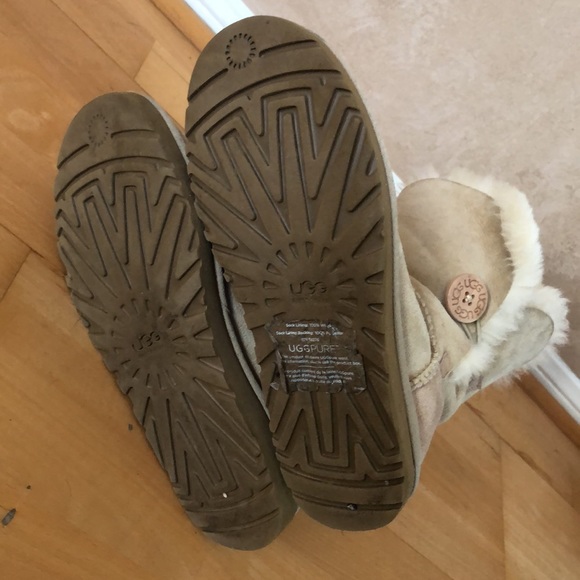 UGG BAILEY Button Boots Sz US7/EU 38 - Picture 5 of 9